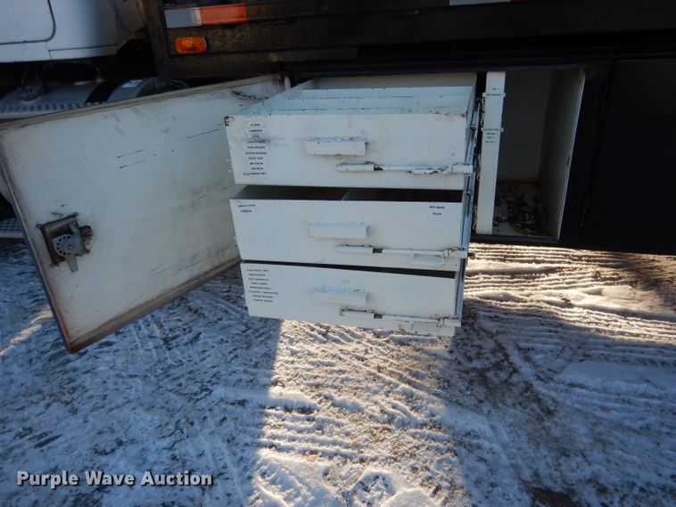 image for item DG5892 1995 White GMC WG flatbed truck