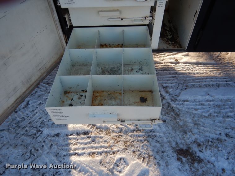 image for item DG5892 1995 White GMC WG flatbed truck