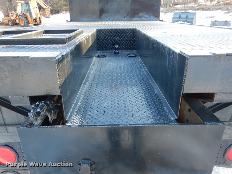 image for item DG5892 1995 White GMC WG flatbed truck