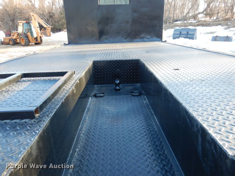 image for item DG5892 1995 White GMC WG flatbed truck