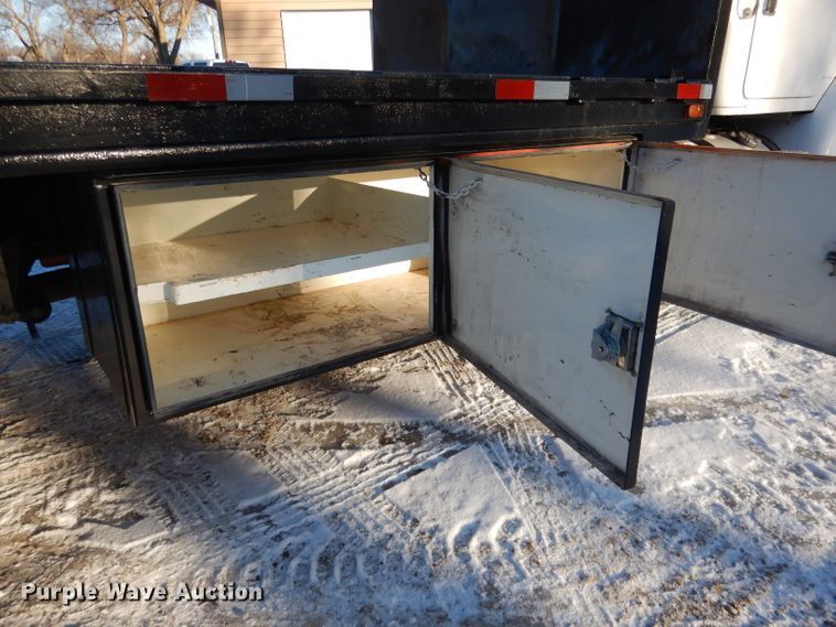 image for item DG5892 1995 White GMC WG flatbed truck