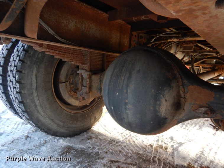 image for item DG5892 1995 White GMC WG flatbed truck