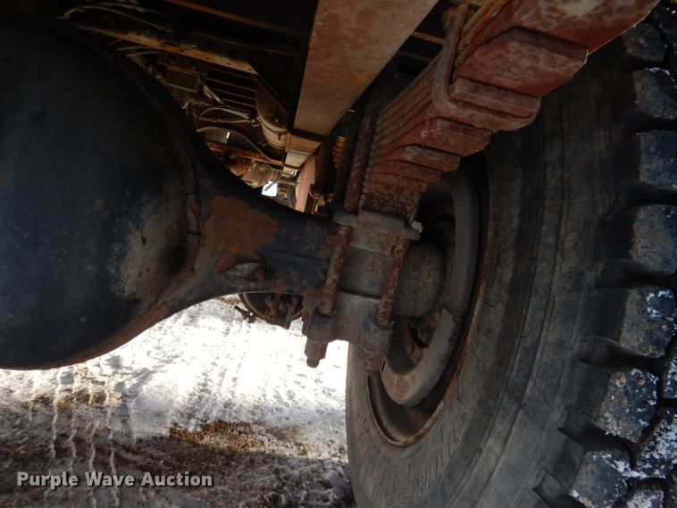 image for item DG5892 1995 White GMC WG flatbed truck