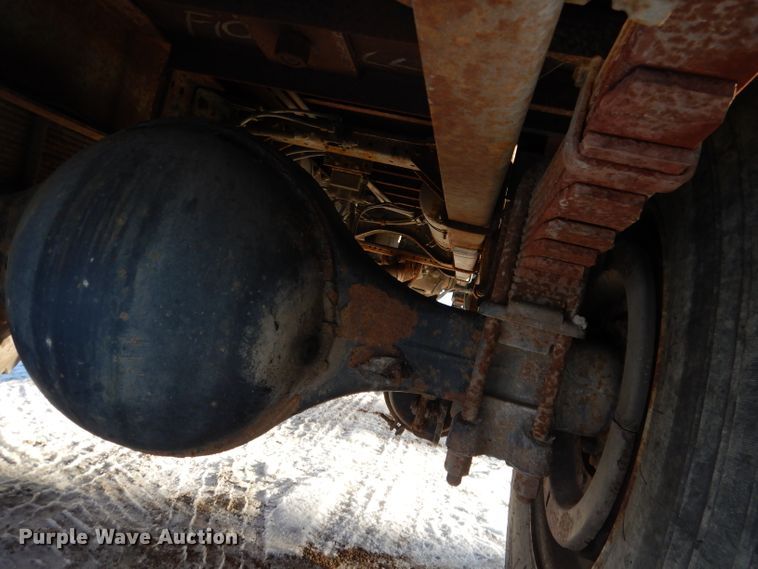 image for item DG5892 1995 White GMC WG flatbed truck