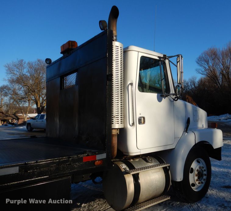 image for item DG5892 1995 White GMC WG flatbed truck