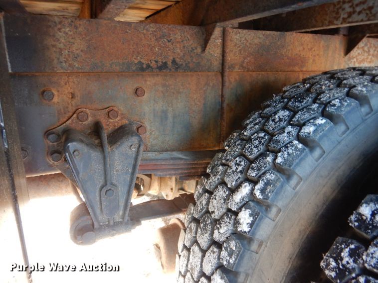 image for item DG5892 1995 White GMC WG flatbed truck