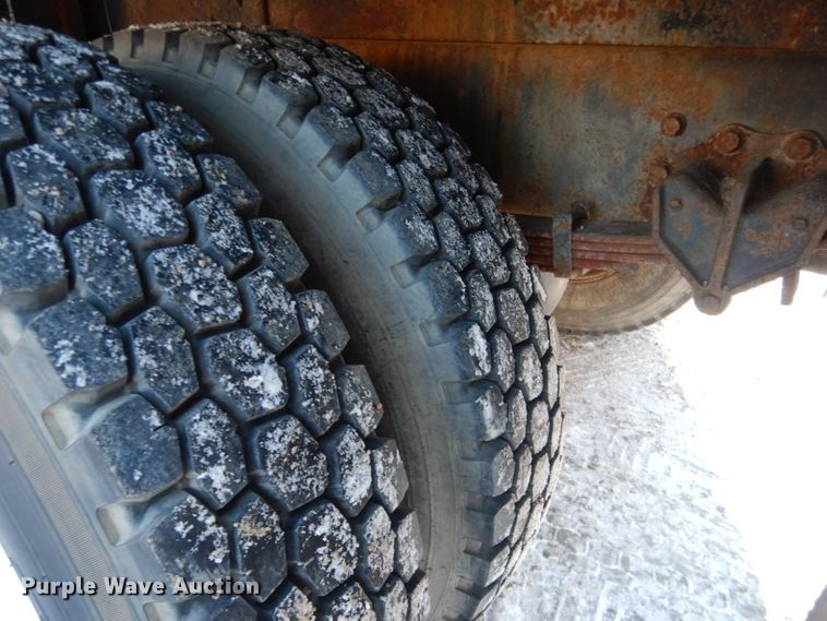 image for item DG5892 1995 White GMC WG flatbed truck