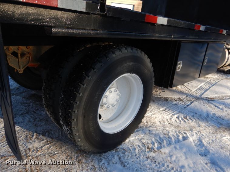 image for item DG5892 1995 White GMC WG flatbed truck