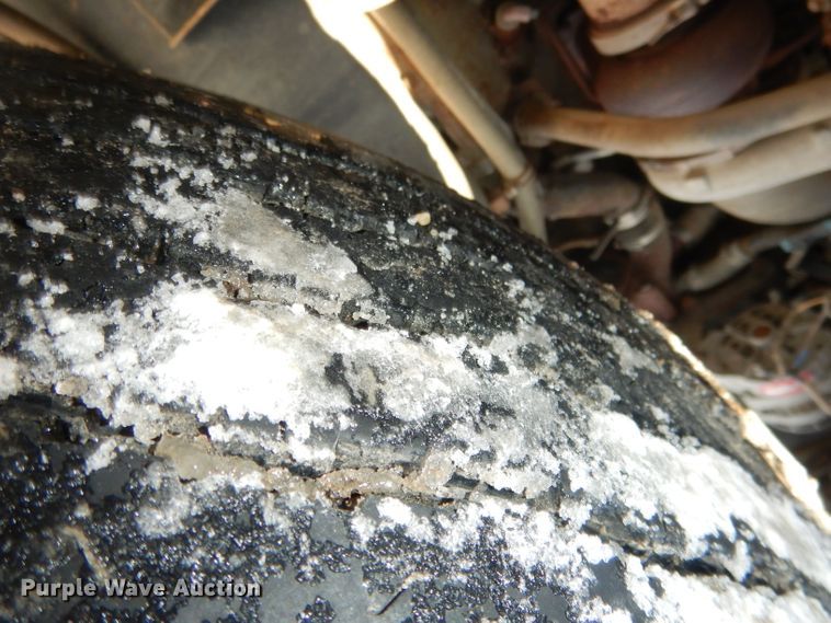 image for item DG5892 1995 White GMC WG flatbed truck