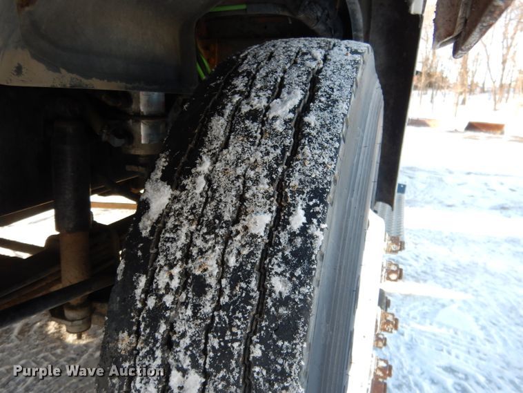 image for item DG5892 1995 White GMC WG flatbed truck