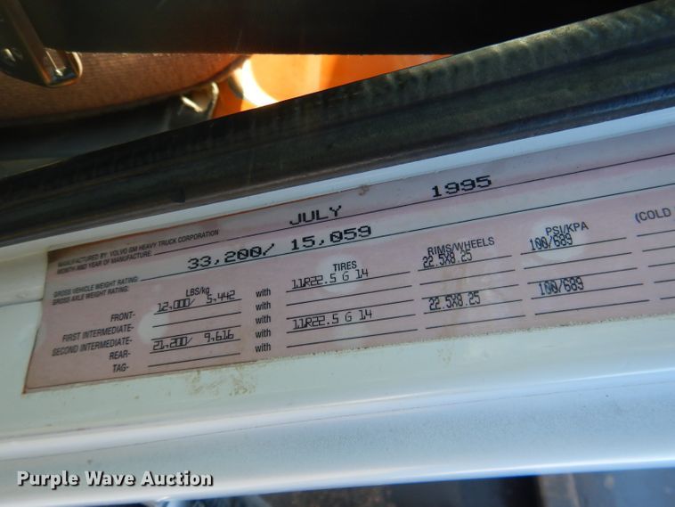 image for item DG5892 1995 White GMC WG flatbed truck