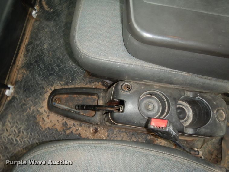 image for item DH2259 2006 GMC C4500 Crew Cab flatbed truck