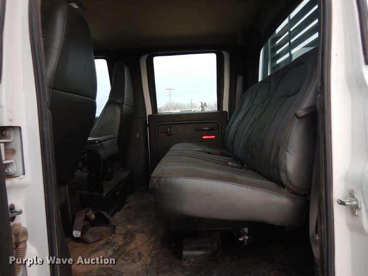 image for item DH2259 2006 GMC C4500 Crew Cab flatbed truck