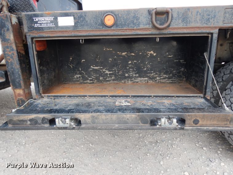 image for item DH2259 2006 GMC C4500 Crew Cab flatbed truck