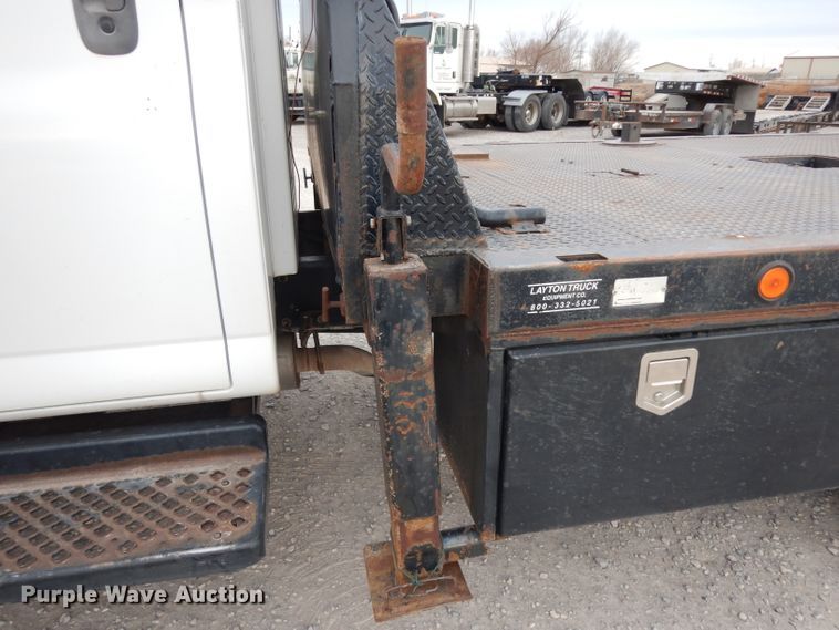 image for item DH2259 2006 GMC C4500 Crew Cab flatbed truck