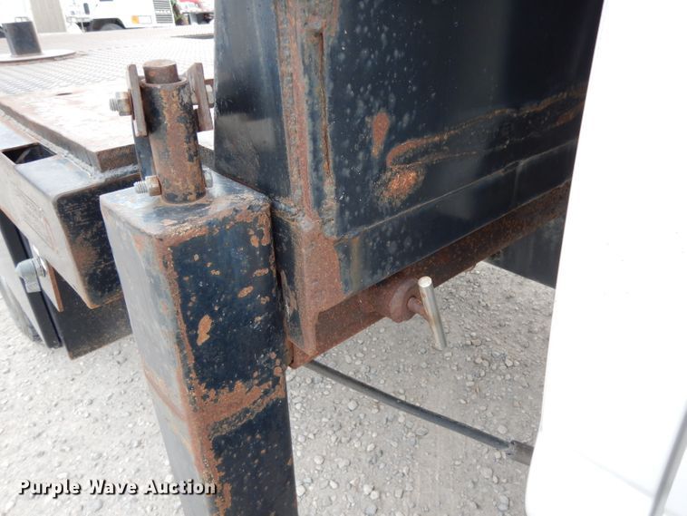 image for item DH2259 2006 GMC C4500 Crew Cab flatbed truck