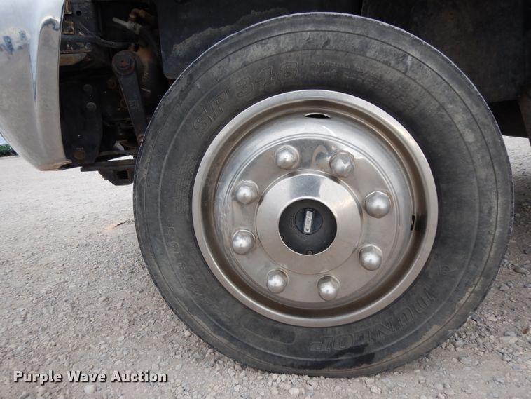 image for item DH2259 2006 GMC C4500 Crew Cab flatbed truck