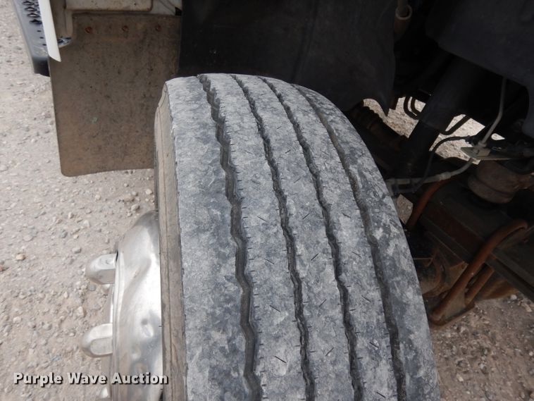 image for item DH2259 2006 GMC C4500 Crew Cab flatbed truck