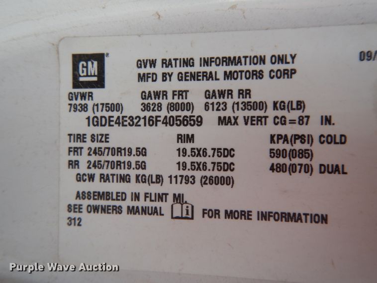 image for item DH2259 2006 GMC C4500 Crew Cab flatbed truck