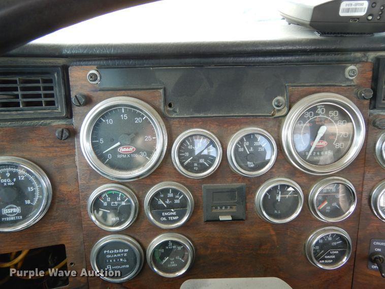 image for item DH2262 1999 Peterbilt 385 semi truck