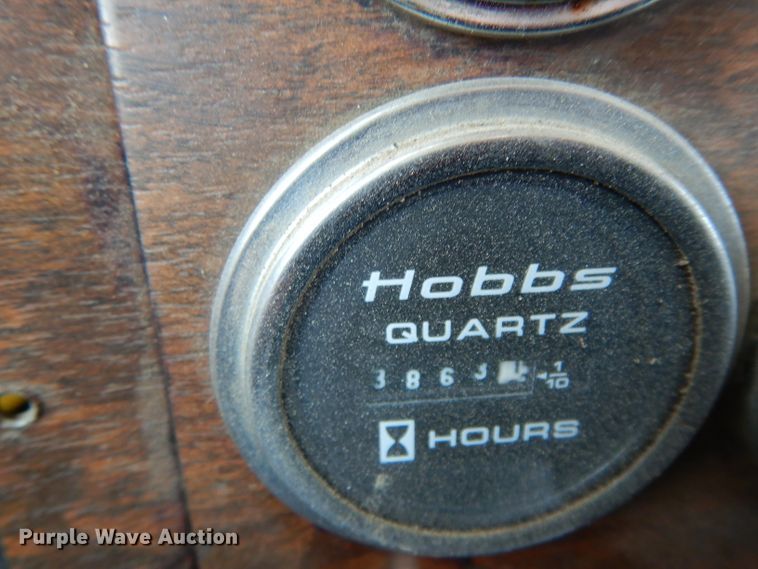 image for item DH2262 1999 Peterbilt 385 semi truck