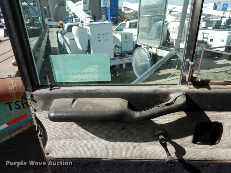 image for item DH2262 1999 Peterbilt 385 semi truck