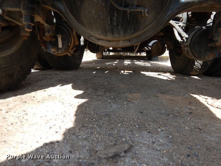 image for item DH2262 1999 Peterbilt 385 semi truck