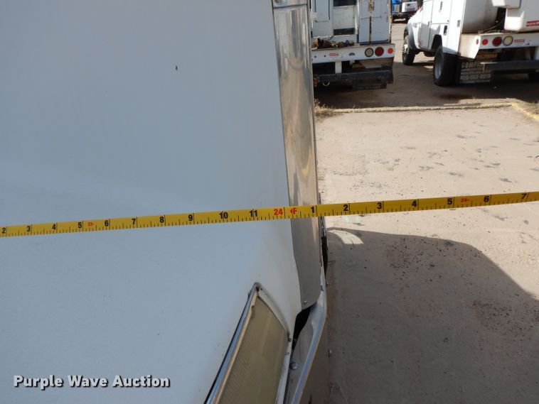 image for item DH2262 1999 Peterbilt 385 semi truck