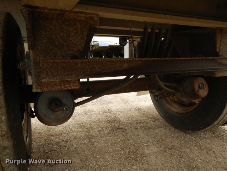 image for item DH2265 2006 Benson AF5244810250 flatbed trailer