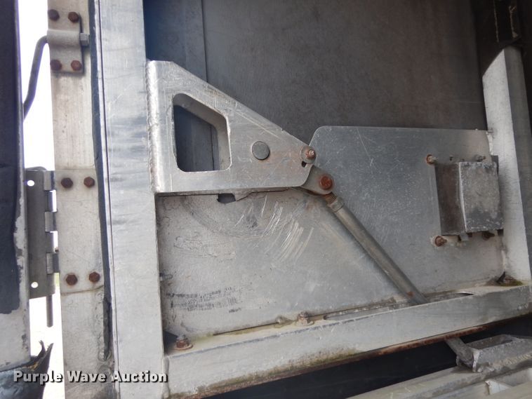 image for item DH2265 2006 Benson AF5244810250 flatbed trailer