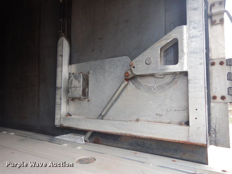 image for item DH2265 2006 Benson AF5244810250 flatbed trailer