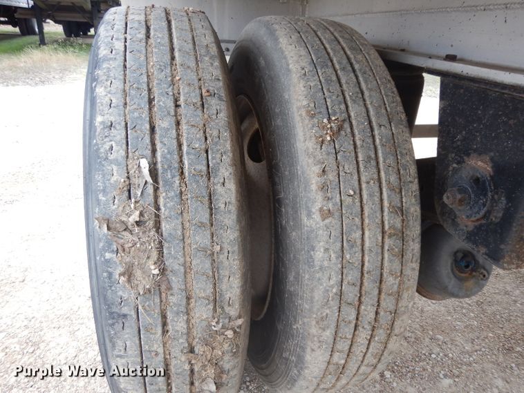 image for item DH2265 2006 Benson AF5244810250 flatbed trailer