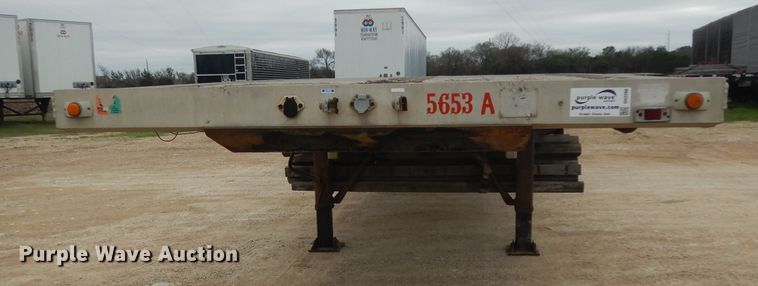 image for item DH2266 1999 Benson 5653A flatbed trailer