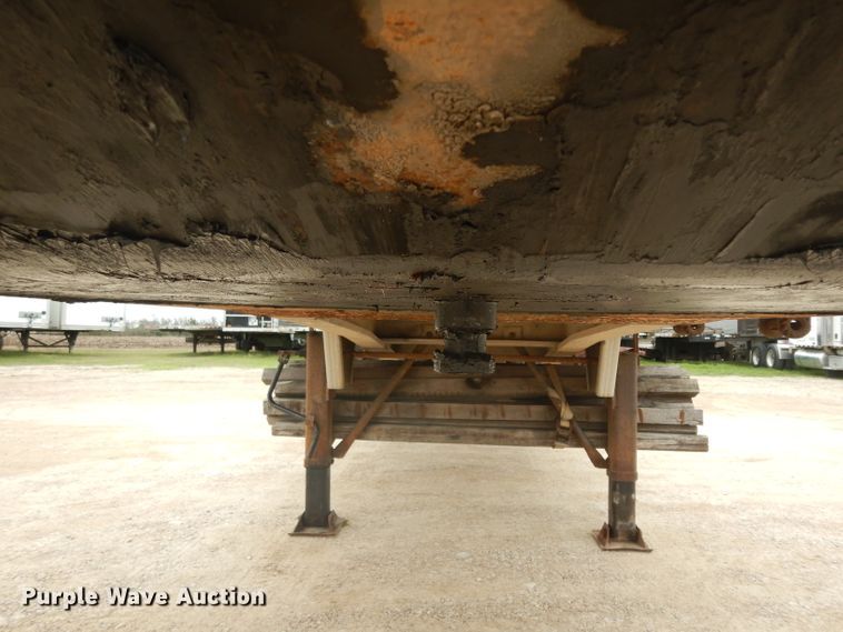 image for item DH2266 1999 Benson 5653A flatbed trailer