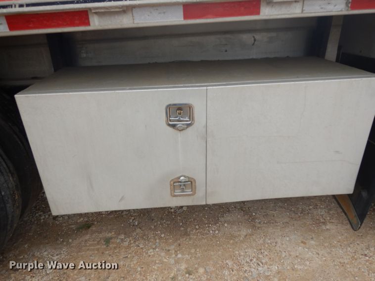 image for item DH2266 1999 Benson 5653A flatbed trailer