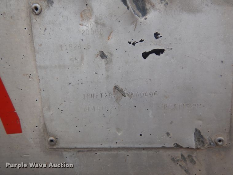 image for item DH2266 1999 Benson 5653A flatbed trailer