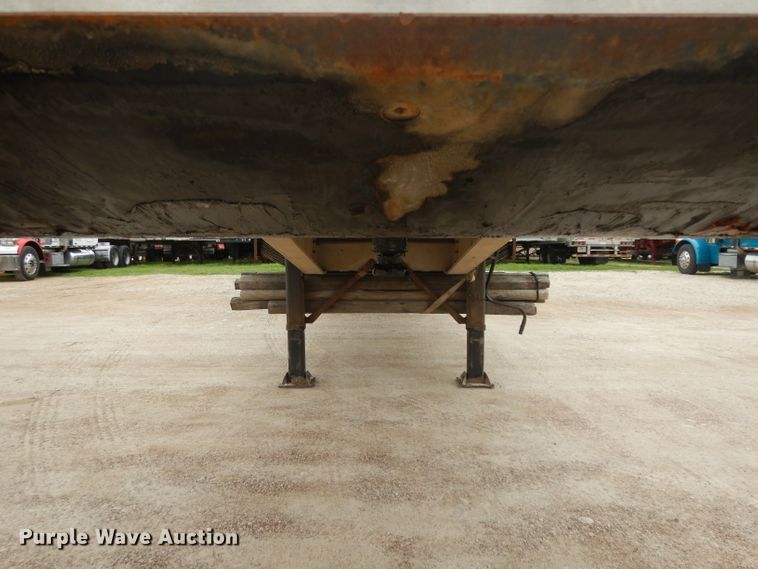 image for item DH2267 2006 Benson AF5244810250 flatbed trailer