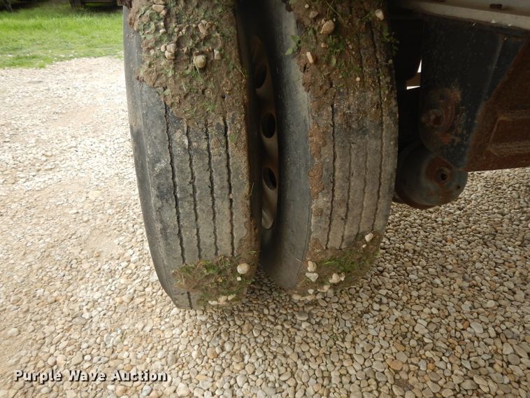 image for item DH2267 2006 Benson AF5244810250 flatbed trailer