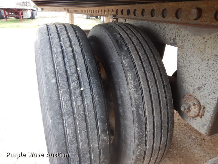 image for item DH2268 2000 Hyundai VI2530152JSA dry van trailer