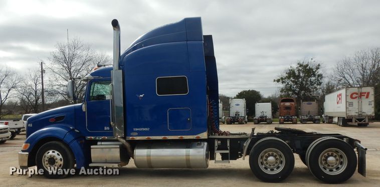 image for item DH2269 2010 Peterbilt 386 semi truck