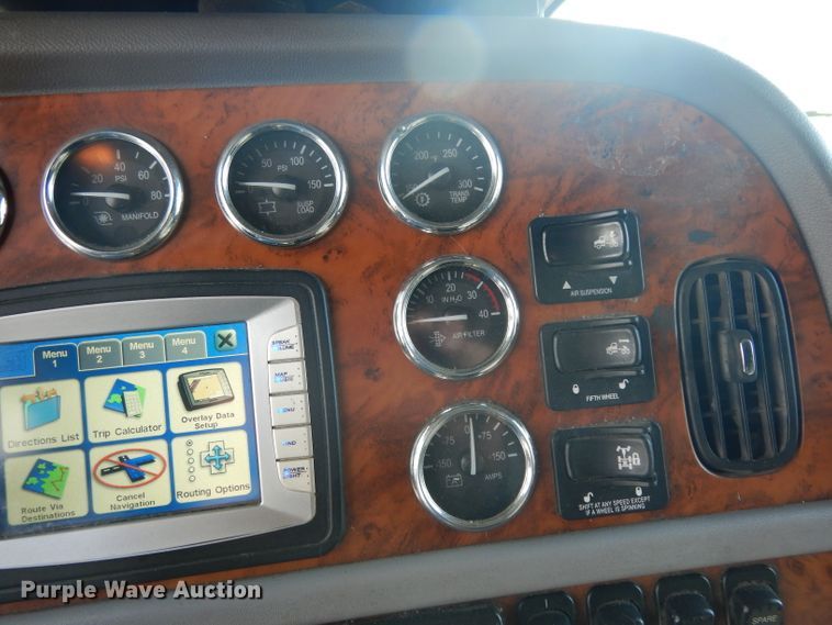 image for item DH2269 2010 Peterbilt 386 semi truck