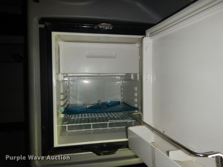 image for item DH2269 2010 Peterbilt 386 semi truck