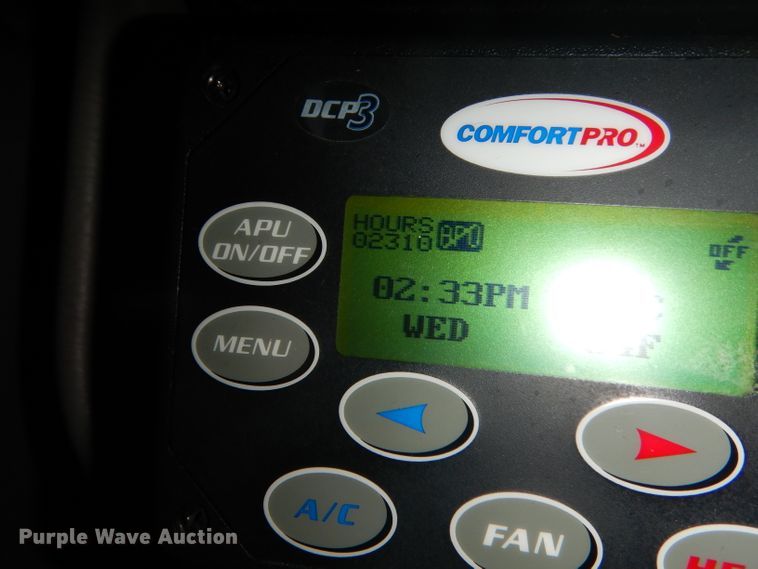 image for item DH2269 2010 Peterbilt 386 semi truck