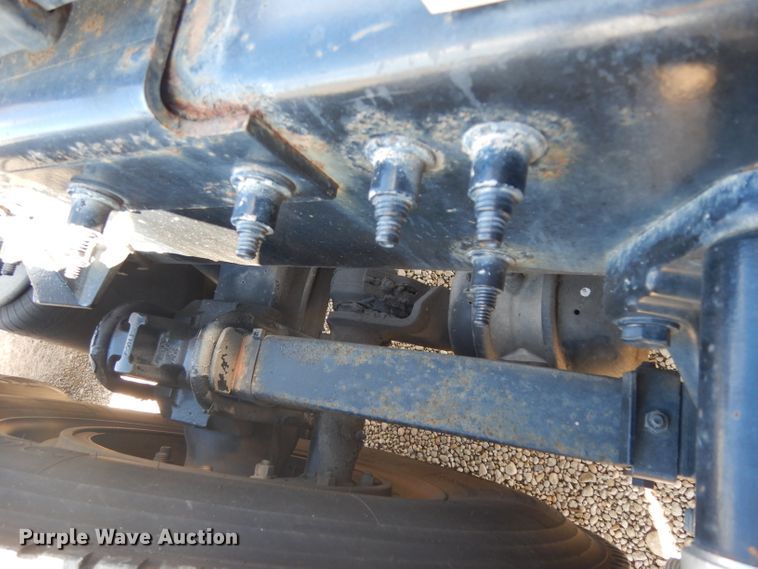 image for item DH2269 2010 Peterbilt 386 semi truck