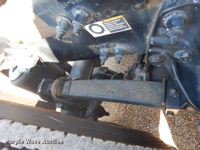 image for item DH2269 2010 Peterbilt 386 semi truck