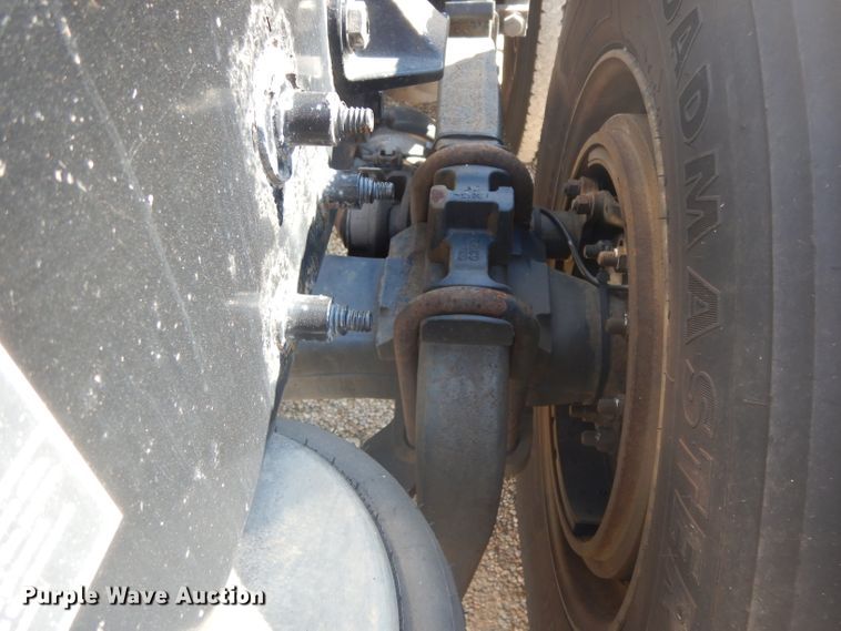 image for item DH2269 2010 Peterbilt 386 semi truck