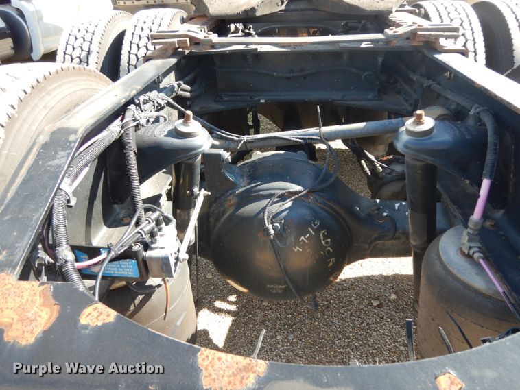 image for item DH2269 2010 Peterbilt 386 semi truck