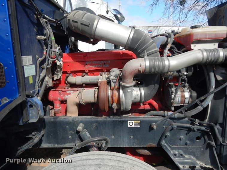 image for item DH2269 2010 Peterbilt 386 semi truck