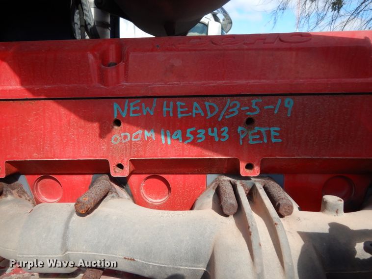 image for item DH2269 2010 Peterbilt 386 semi truck