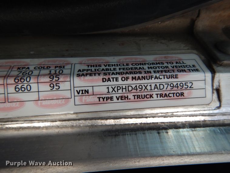 image for item DH2269 2010 Peterbilt 386 semi truck